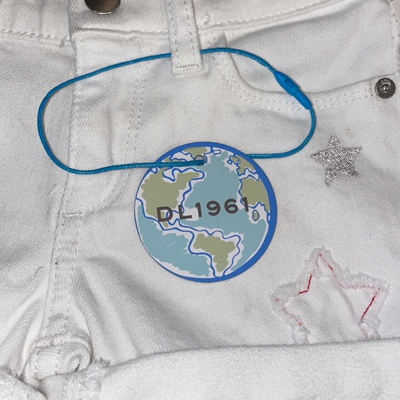 DL1961 white toddler shorts with star detail - Picture 5 of 5